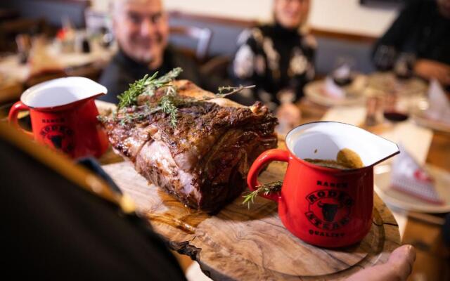 Friedrichshof Restaurant & Pension