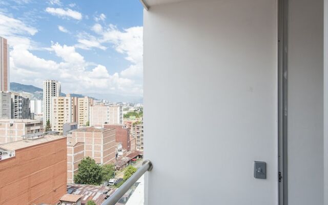 Edificio Portal del Parque by Nomad Guru