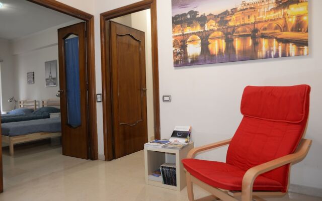 Room in Guest Room - Emilio's Home Triple Room in our Cozy and Comfortable Establishment