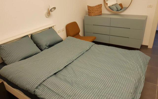 Beautiful Apartment on The First Line of The Sea