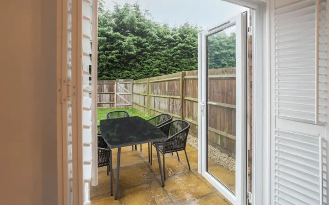 Host Stay Coventry Street