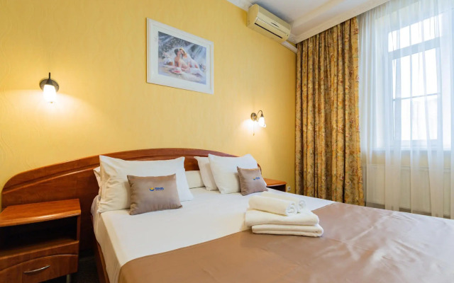 У Озера от Травел Хотелс Антураж