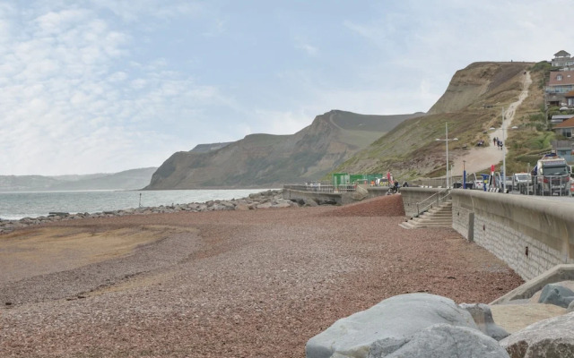 West Bay Holiday Home