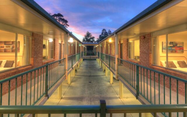 Bent Street Motor Inn