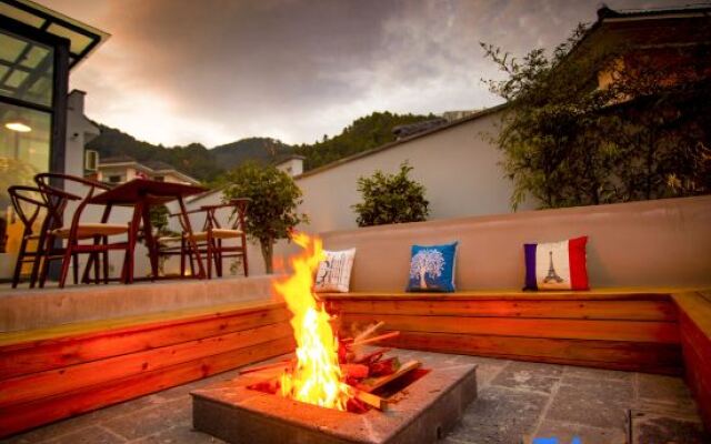 Yunqi Courtyard Hot Spring Inn