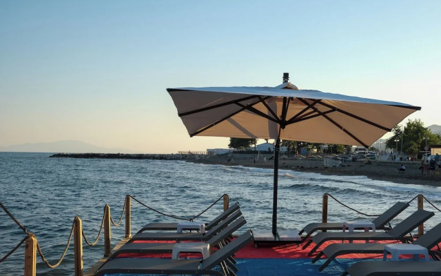 Gargaron Beach Hotel