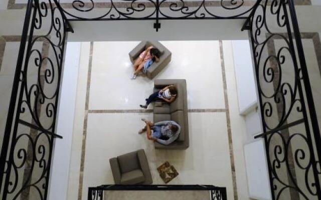 Bowen Luxury Suites