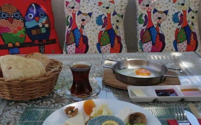 Holifera Hotel