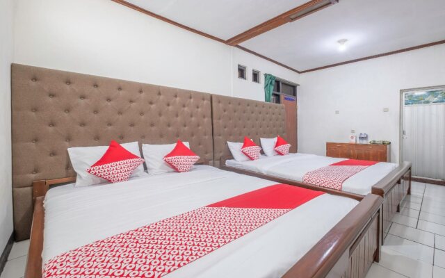 OYO 1869 Hotel Buah Sinuan