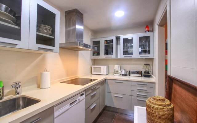 1152 Beachfront 2 Family Apartments 6 Bedr. Sleeps 15