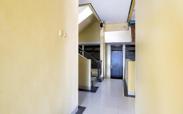 OYO 3842 Eiffel Ketintang Unesa Syariah