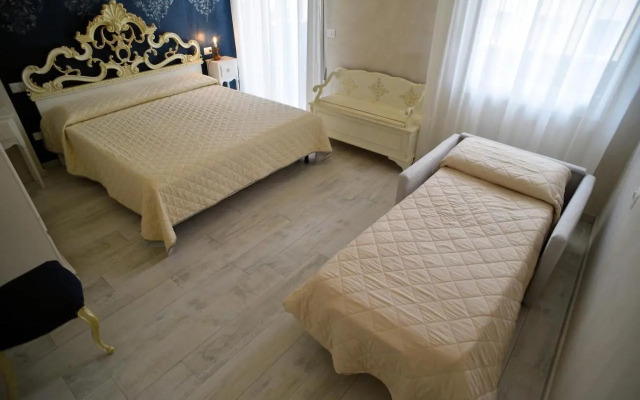 Suites Train Station Mestre Apartment    (No Front Desk Need To Contact Property 5  Days In Advance)