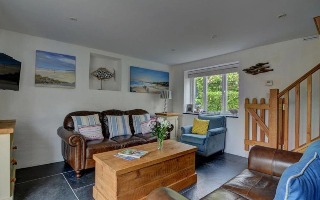 Comfortable Holiday Home in Croyde with Hot Tub