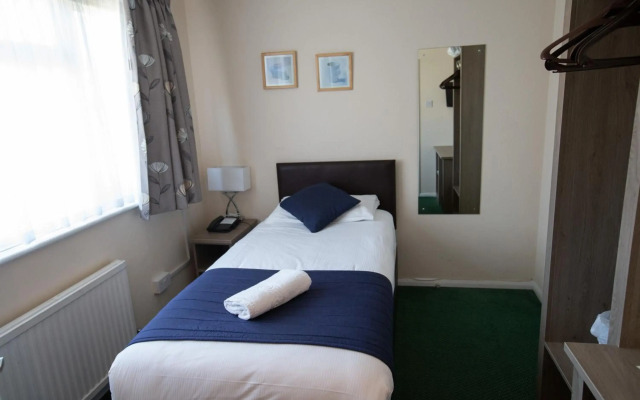 The Corner House Hotel Gatwick