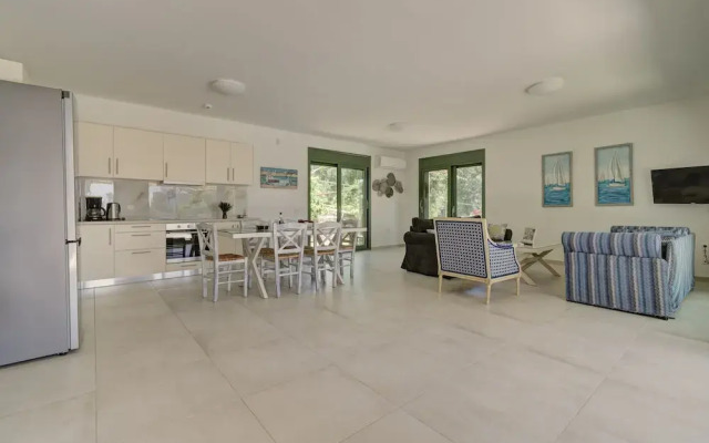 Ouzo Stone House 1, with private pool