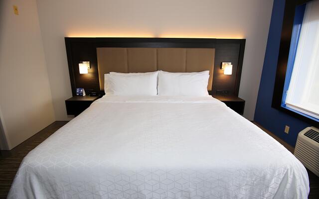 Holiday Inn Express & Suites Ashland by IHG