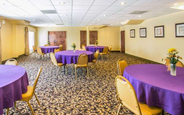 Sleep Inn & Suites Gonzales near Palmetto State Park