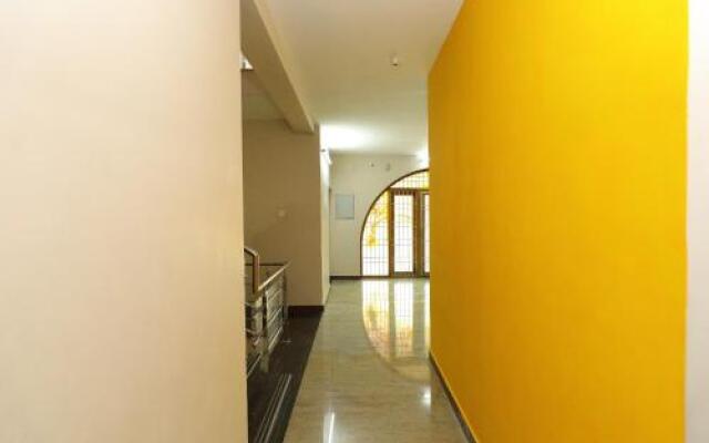 OYO 16798 Rj Residency