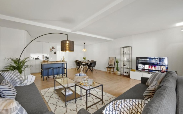 Stadtwohnung am Wasser I Terrasse mit Rheinblick I NETFLIX I APPLE TV – Guest Rooms – Basel