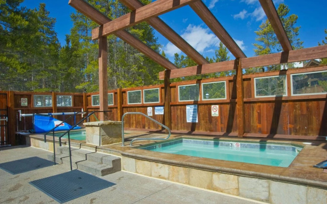 4 Oclock Ski in Ski out