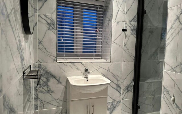 Beautiful 2-bed House in Bridgend