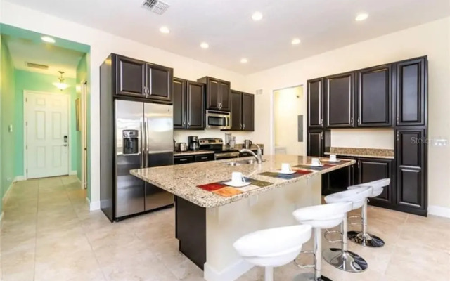 Simply Comfort Amazing 5bd Townhouse