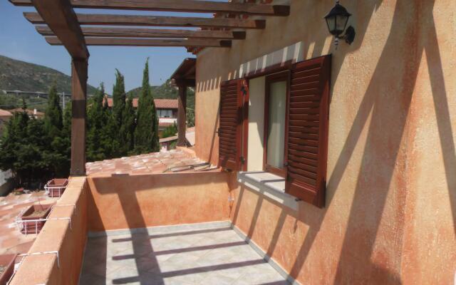 San Teodoro L'Alzoni Apartments