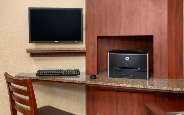 Days Inn by Wyndham Rockford I-90 Casino District