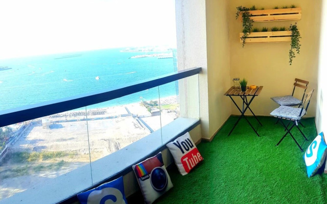 Bombay Backpackers DXB - Adults Only
