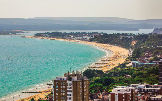 Premier Inn Bournemouth East Cliff