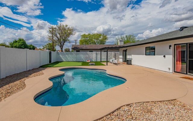 Spacious 4BR Near Old Town by WanderJaunt