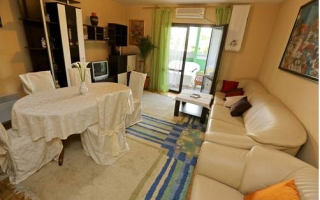 Apartments and Rooms Anika