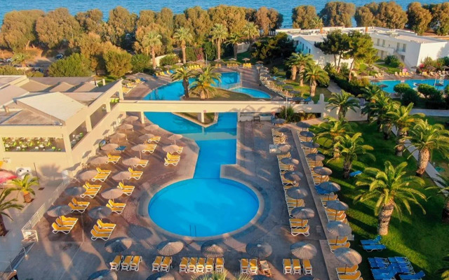 Akti Coast Club
