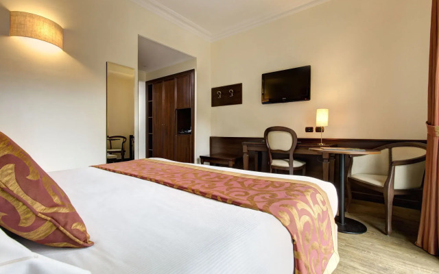 Hotel Athena