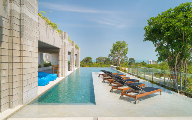 Cross Pattaya Oceanphere