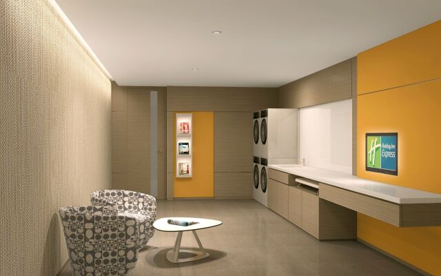 Holiday Inn Express Chengdu Huanhuaxi by IHG
