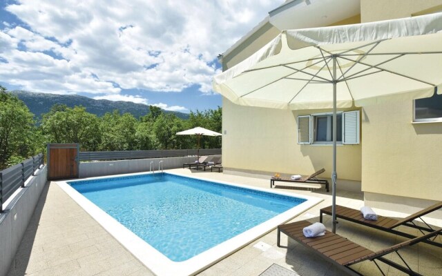 Awesome Home in Dugopolje With Wifi and 4 Bedrooms