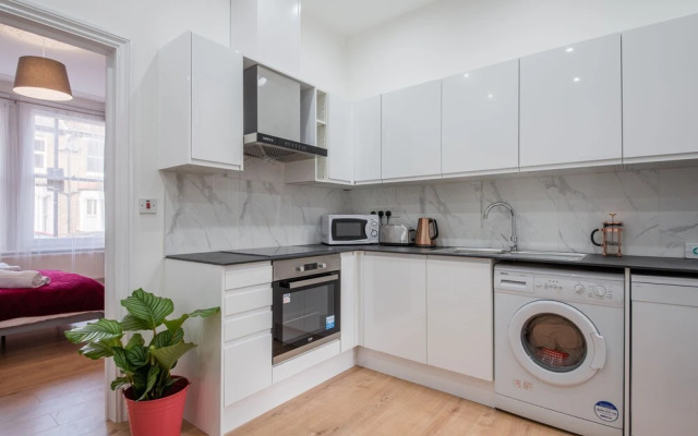Luxury new 2 Bedroom Flat West London Zone 2