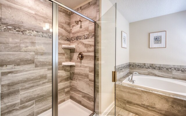 Stunning Home With Private Pool Near Disney