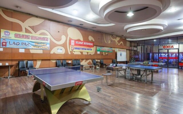 RedDoorz Plus @ HR Muhammad