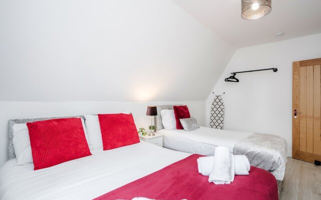 Comfortable 2BR Apartment in Bedford