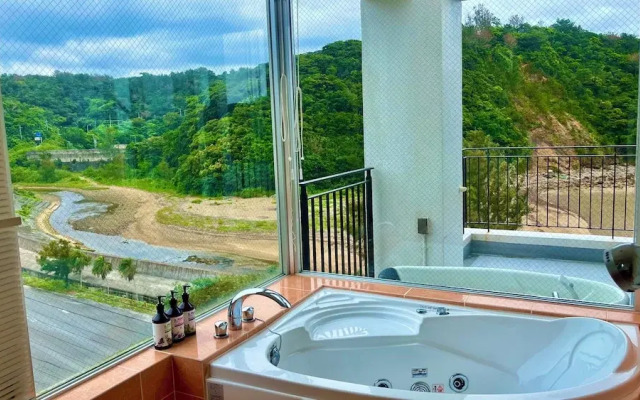 Hundred Days Hotel