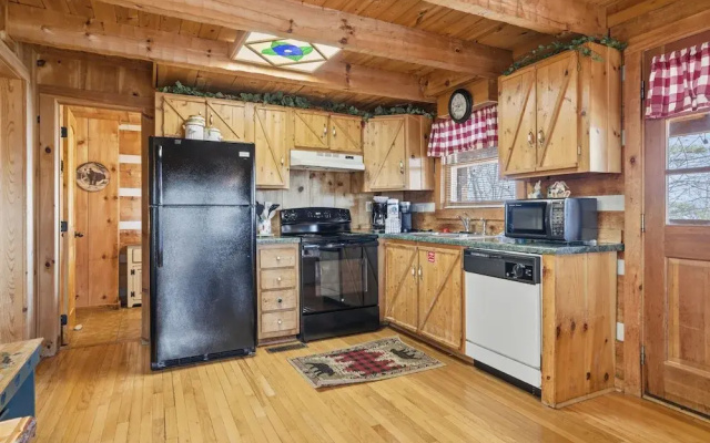 Somewhere In Time 2 Bedroom Cabin