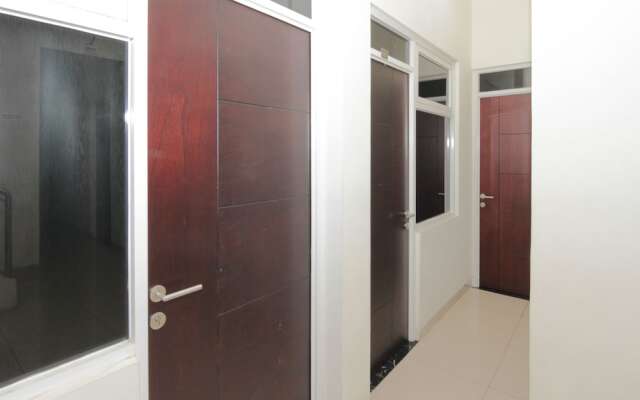 Airy Pecinan Kalikuping Utara 243 Semarang