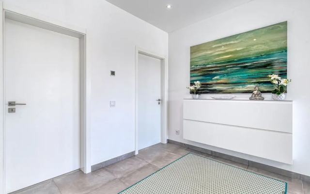 Manatee Modern Luxurious Villa