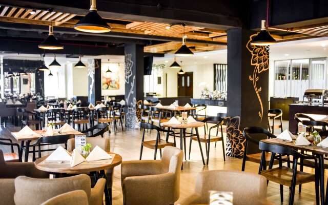Golden Tulip Essential Tangerang