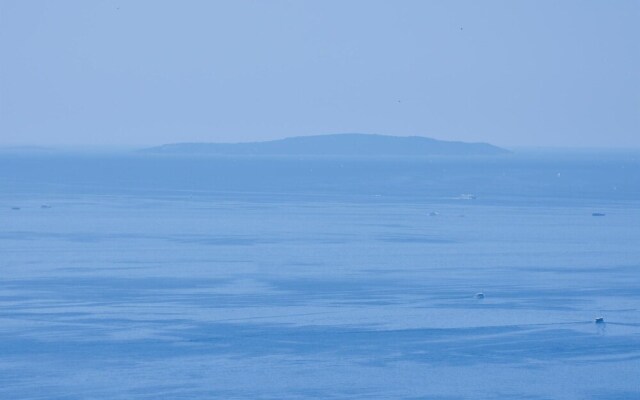 Stunning Home in Podstrana With Wifi and 3 Bedrooms