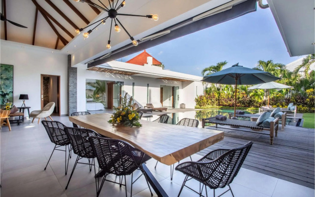 Fabulous Private Villa 4 BR Canggu w staff