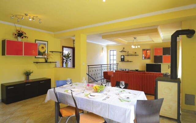 Stunning Home in Barisici With Wifi and 4 Bedrooms