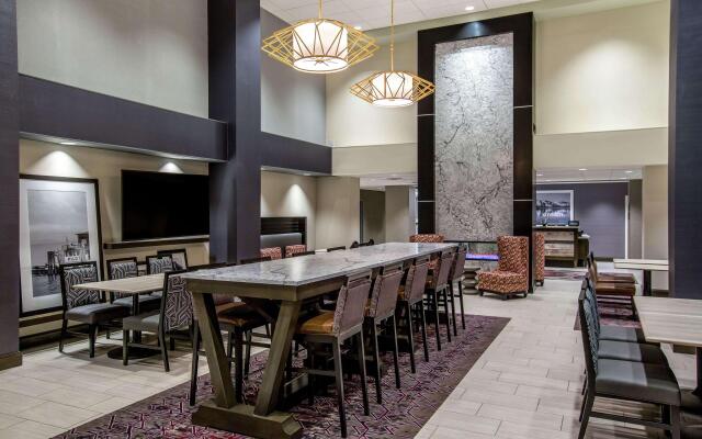 Hampton Inn & Suites Reno/Sparks